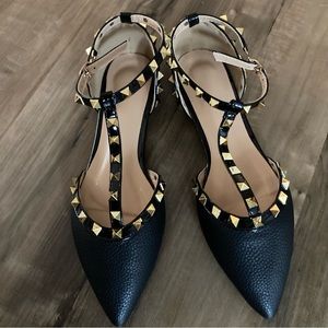Black gold studded t-strap flats size 8/EUR 39